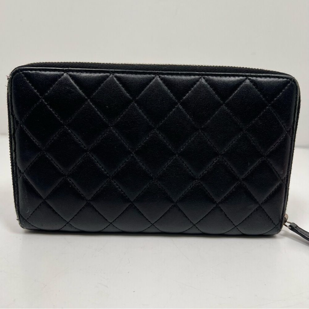CHANEL Classic Zip Around Wallet Black Quilted lamb skin - Picture 2 of 15